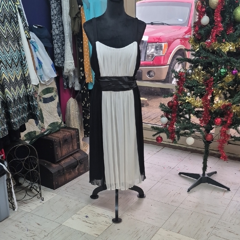 Chic Strapless Black and White Dress